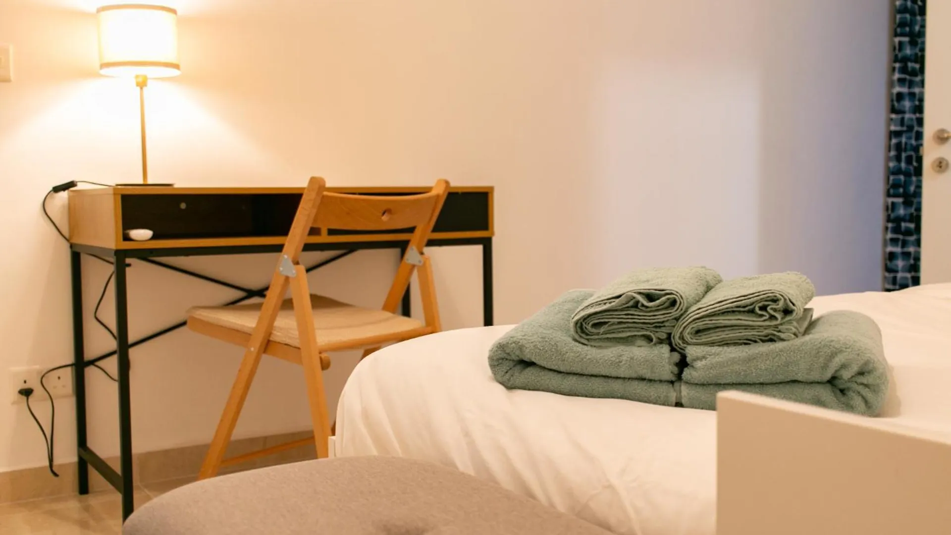 The Cozy Cove- Sea Steps Away Apartment Gzira Malta