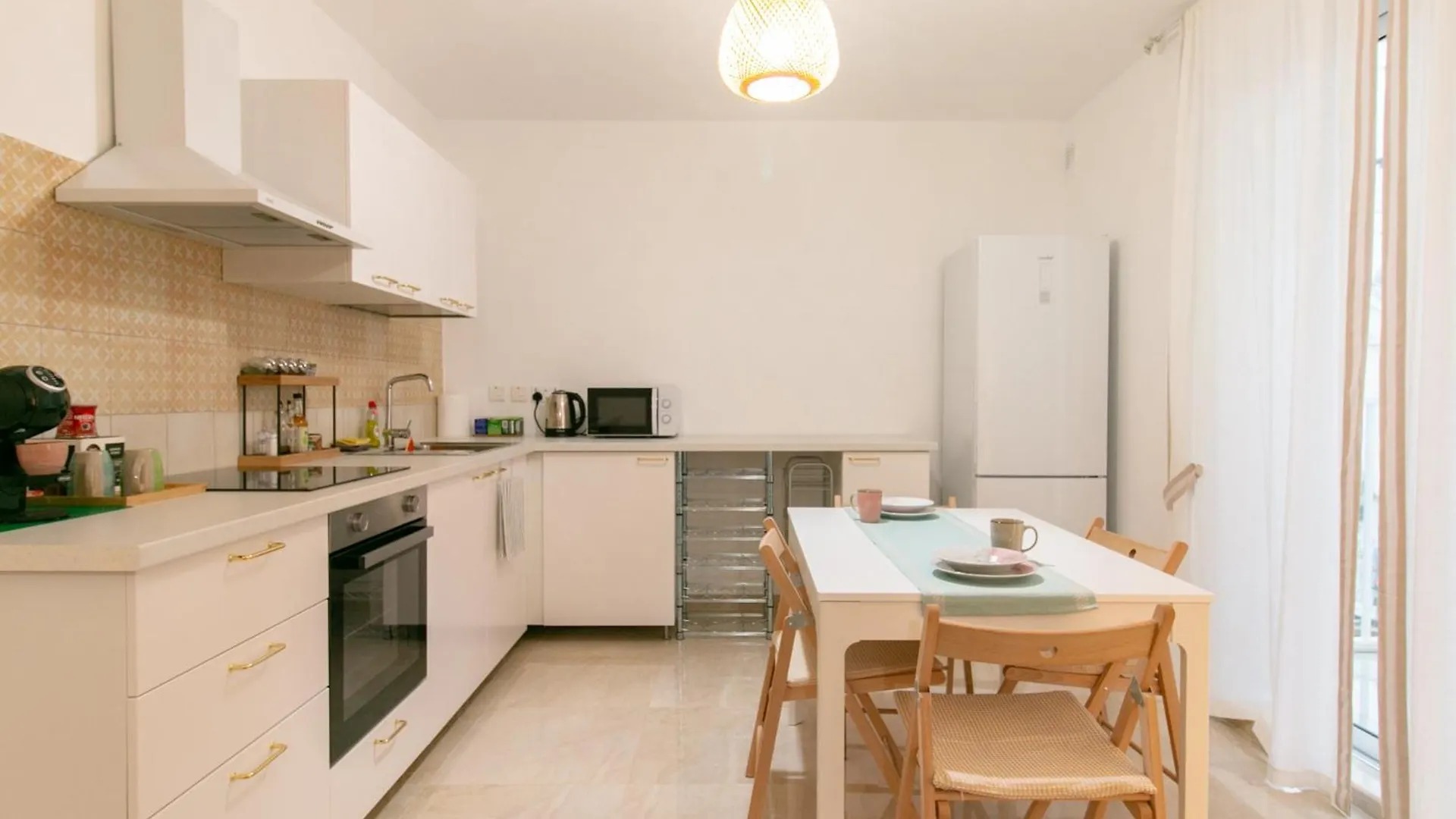 The Cozy Cove- Sea Steps Away Apartment Gzira