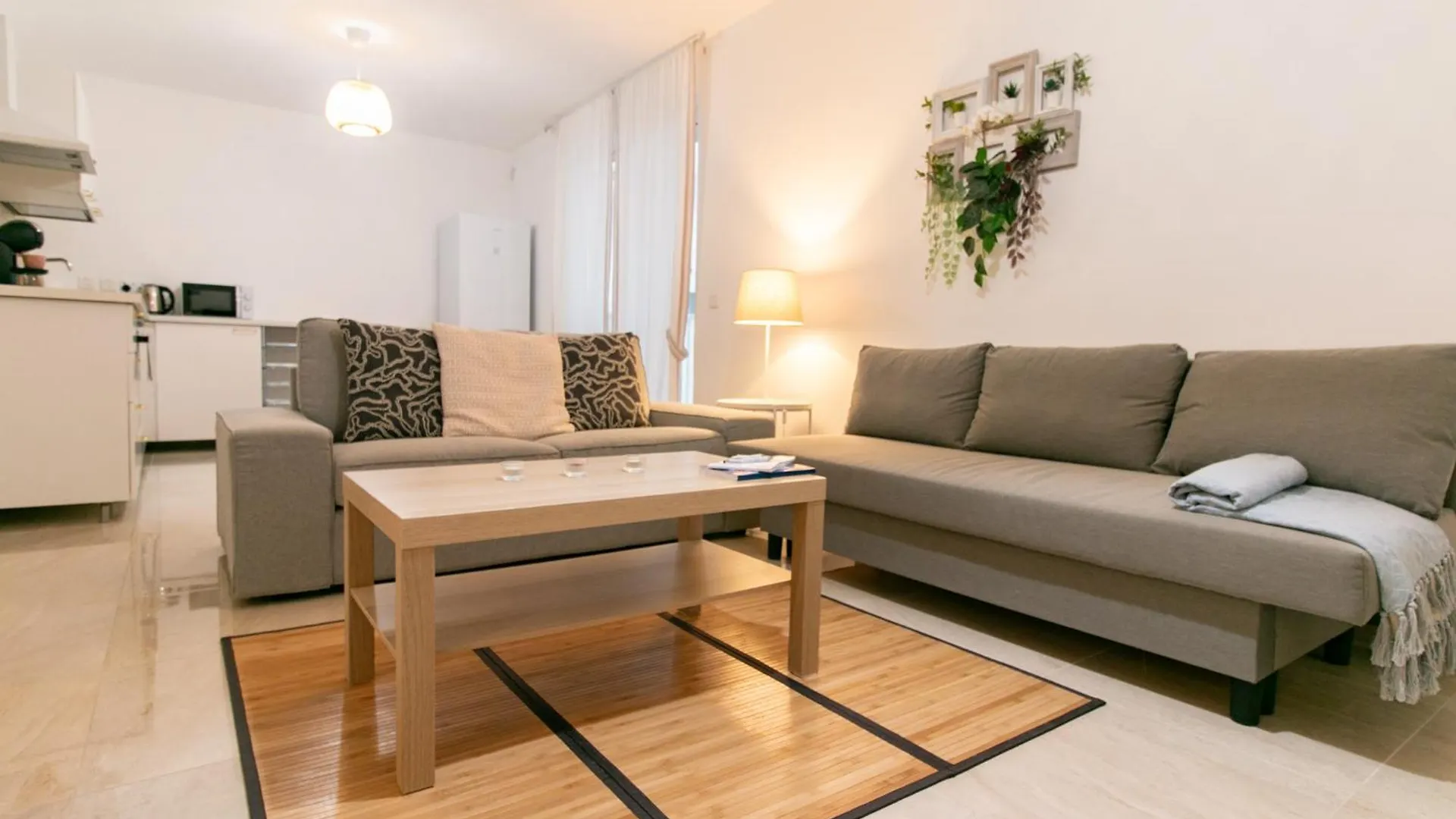 The Cozy Cove- Sea Steps Away Apartment Gzira Malta
