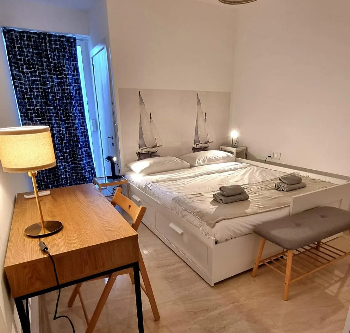 The Cozy Cove- Sea Steps Away Apartment Gzira Malta