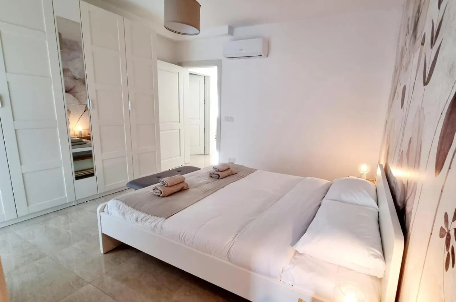 The Cozy Cove- Sea Steps Away Apartment Gzira